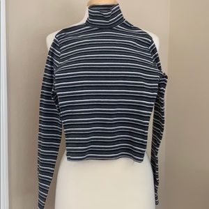 Brandy Melville (no tag) cropped turtle neck